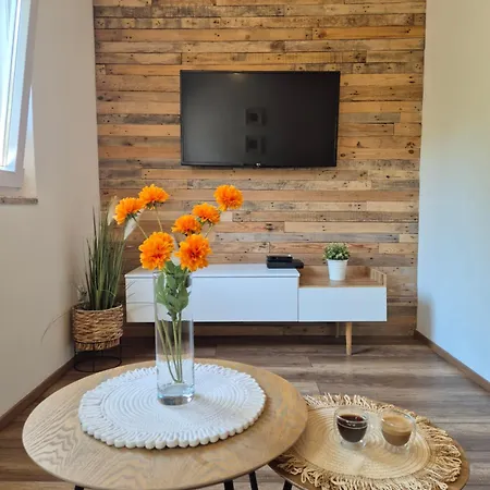 Apartment Milaroza